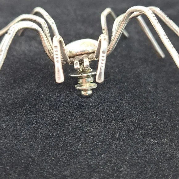 Silver Spider Pin - Picture 8 of 12
